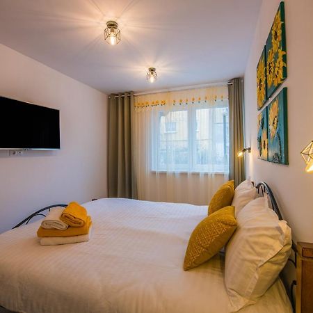 Kitty Sunflower Apartment Alba Iulia Exterior photo