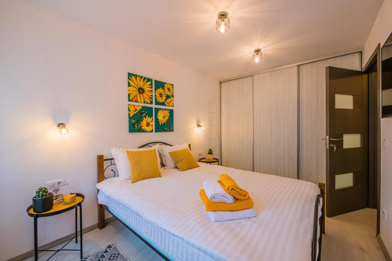 Kitty Sunflower Apartment Alba Iulia Exterior photo