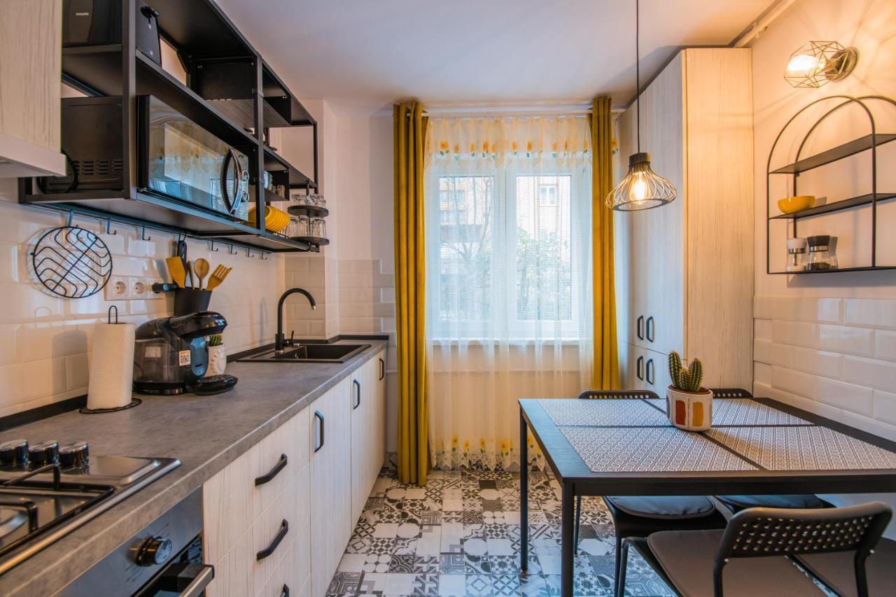Kitty Sunflower Apartment Alba Iulia Exterior photo