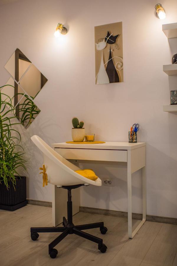Kitty Sunflower Apartment Alba Iulia Exterior photo