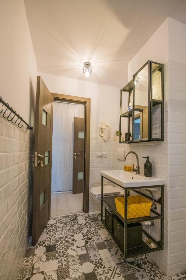 Kitty Sunflower Apartment Alba Iulia Exterior photo