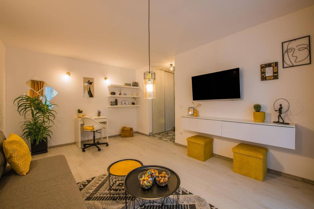 Kitty Sunflower Apartment Alba Iulia Exterior photo